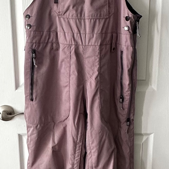 Six eight six 686 black magic Ski Snowboard Bibs Insulated Bibs - Picture 10 of 10